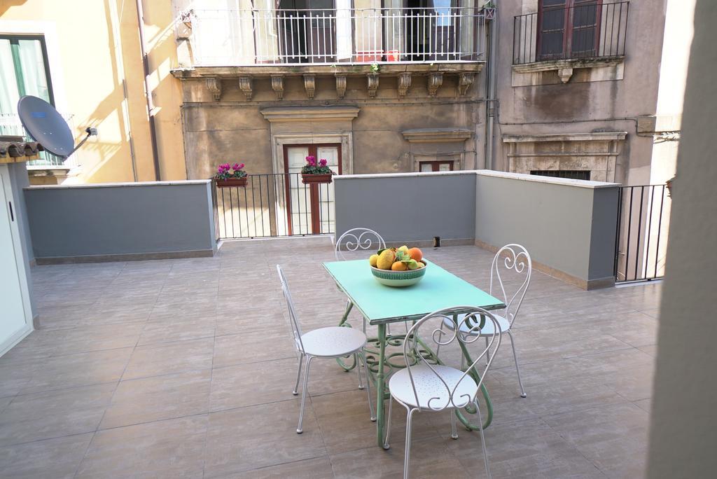Palazzo Clarenza Di San Domenico Villa คาตาเนีย ภายนอก รูปภาพ